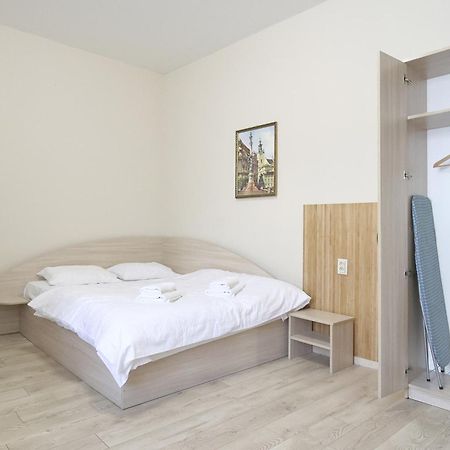 Buk Apartments On Doroshenka 25 Lviv Ngoại thất bức ảnh
