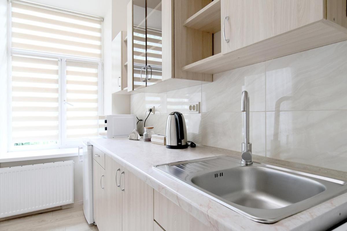 Buk Apartments On Doroshenka 25 Lviv Ngoại thất bức ảnh