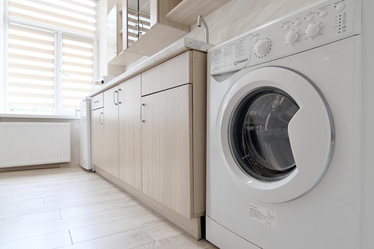 Buk Apartments On Doroshenka 25 Lviv Ngoại thất bức ảnh