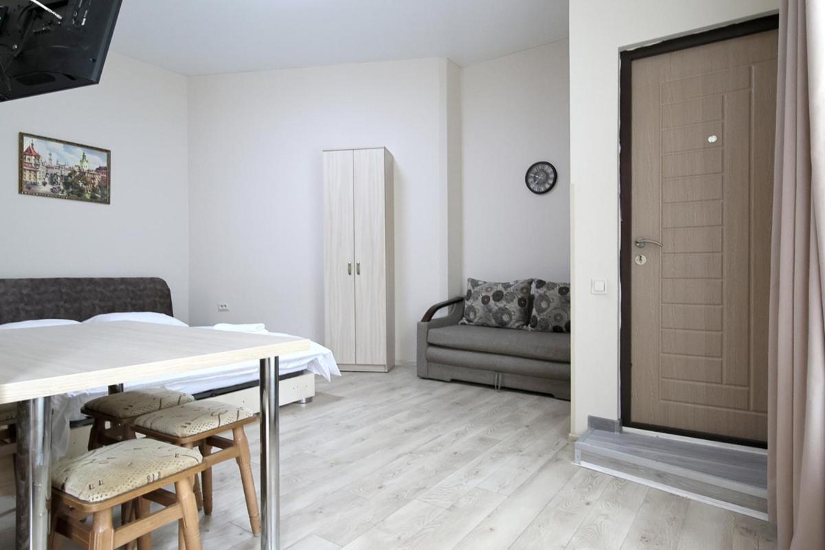 Buk Apartments On Doroshenka 25 Lviv Ngoại thất bức ảnh