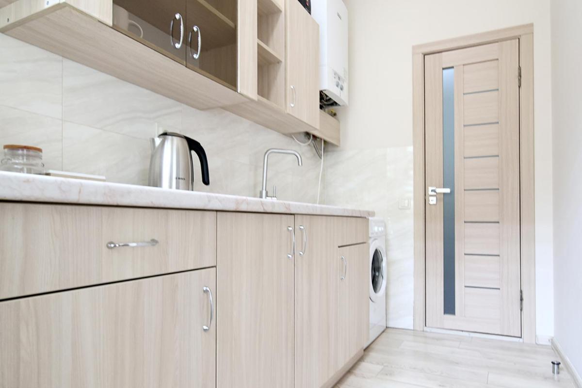 Buk Apartments On Doroshenka 25 Lviv Ngoại thất bức ảnh