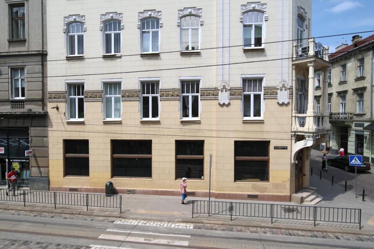 Buk Apartments On Doroshenka 25 Lviv Ngoại thất bức ảnh