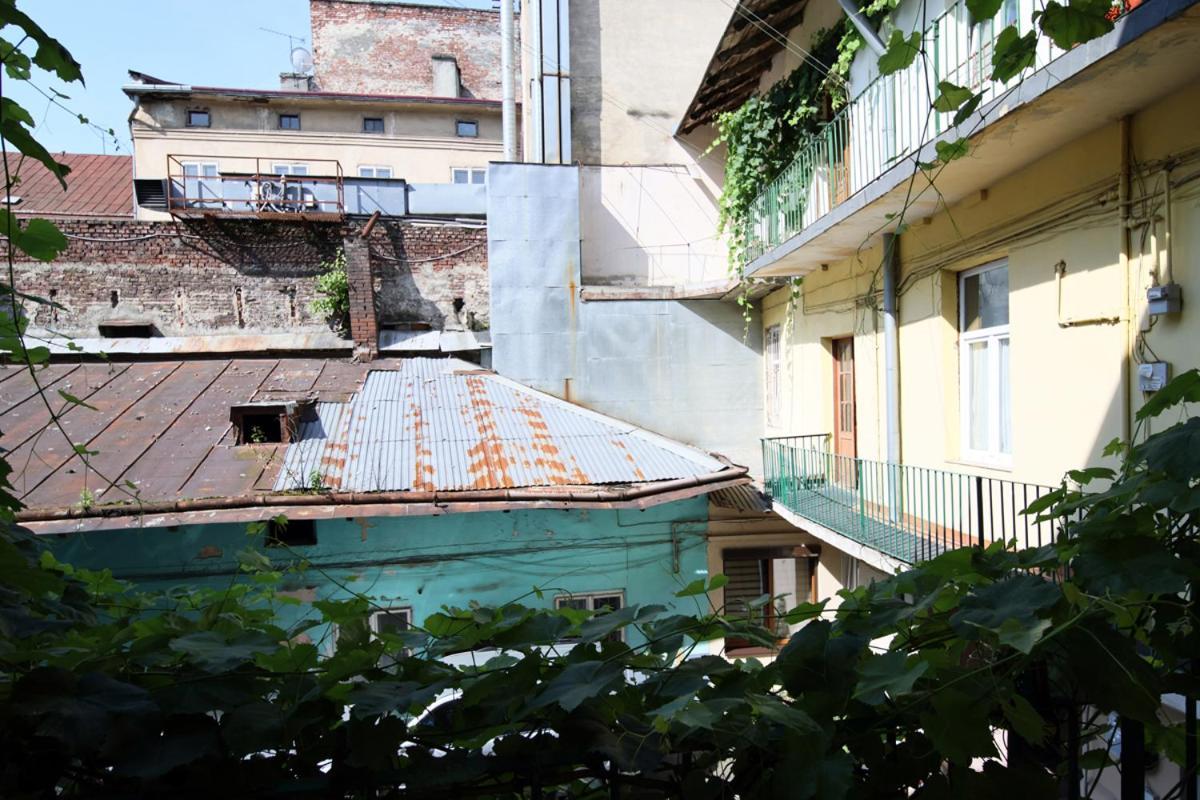 Buk Apartments On Doroshenka 25 Lviv Ngoại thất bức ảnh