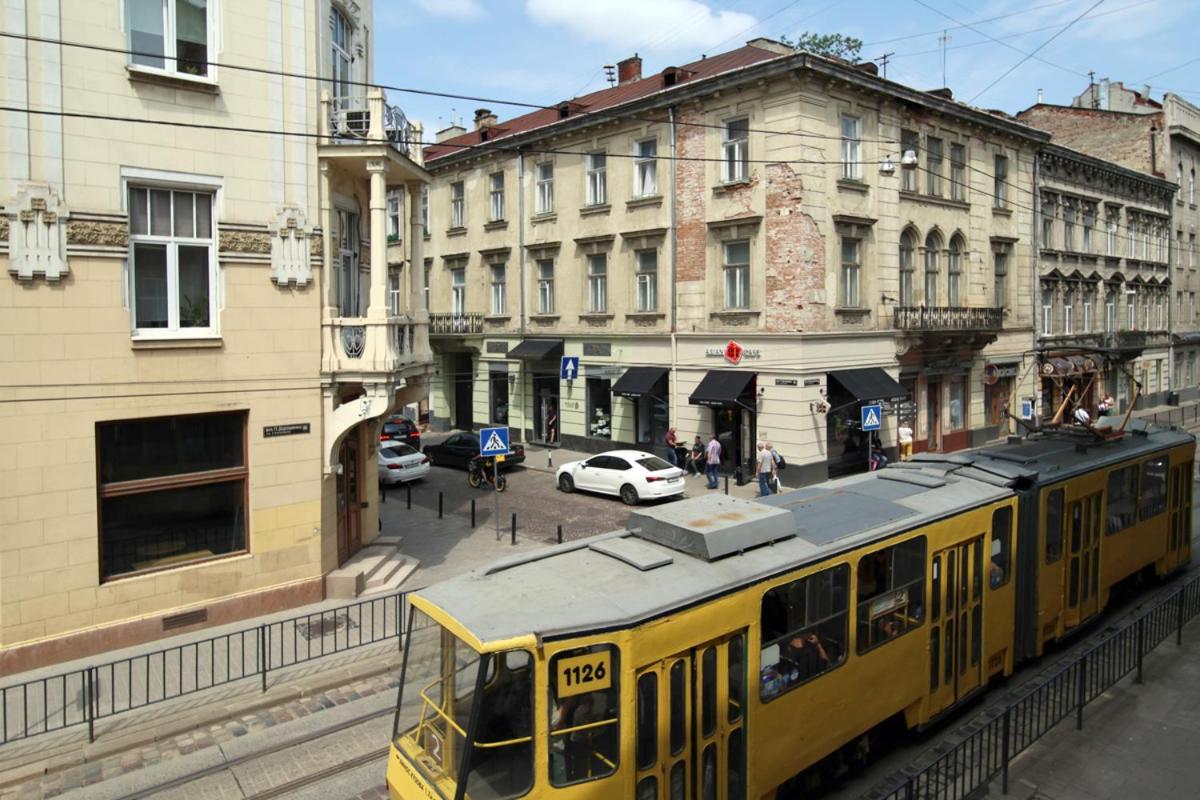 Buk Apartments On Doroshenka 25 Lviv Ngoại thất bức ảnh