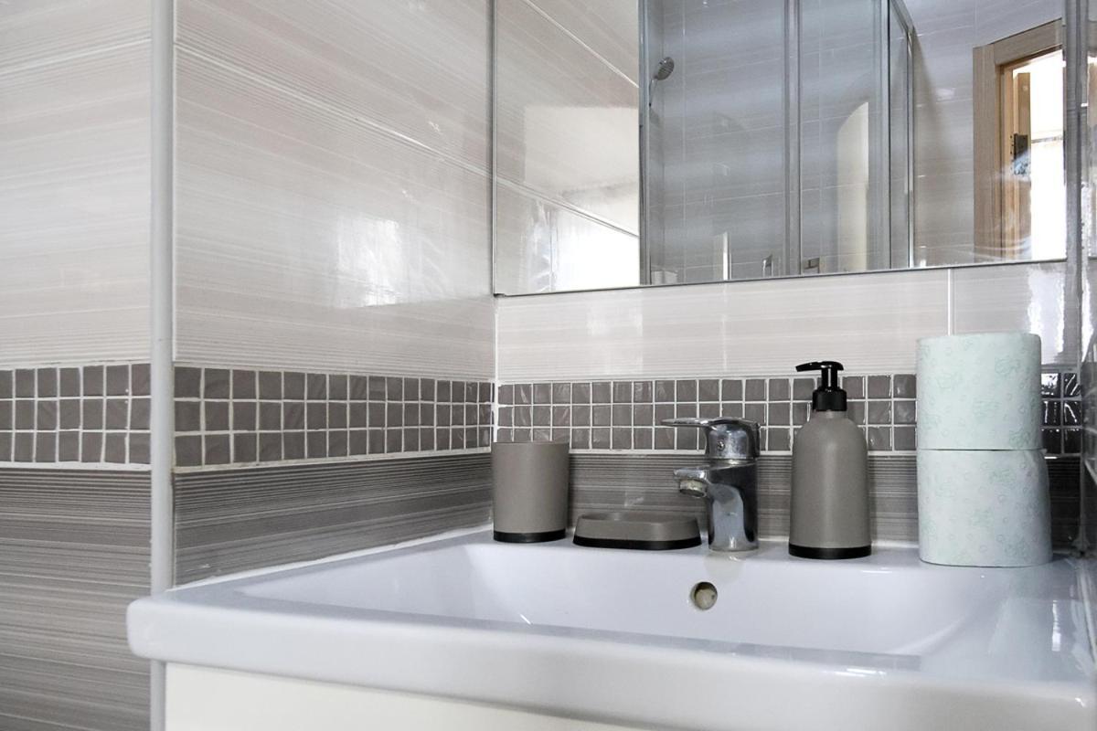 Buk Apartments On Doroshenka 25 Lviv Ngoại thất bức ảnh