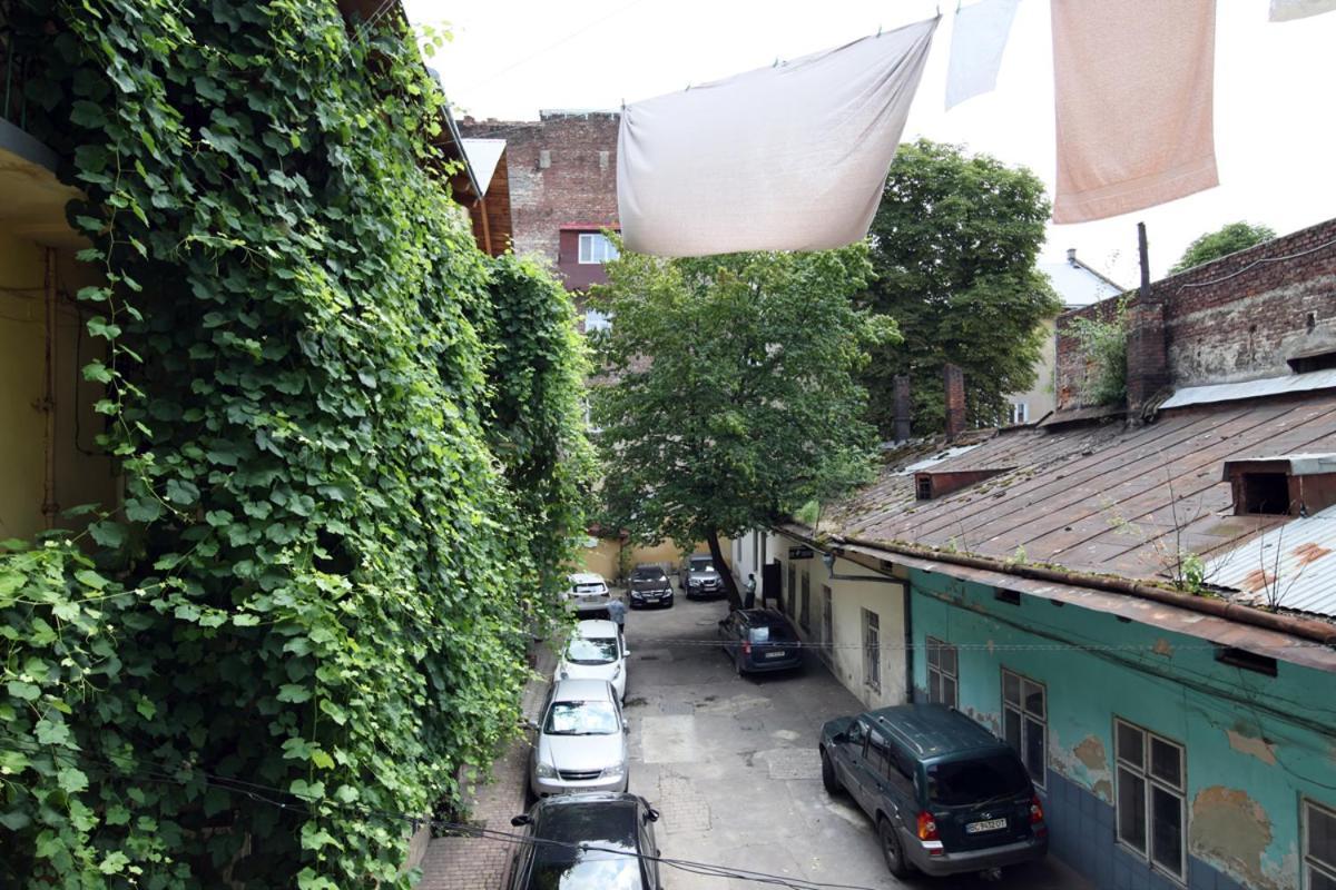 Buk Apartments On Doroshenka 25 Lviv Ngoại thất bức ảnh