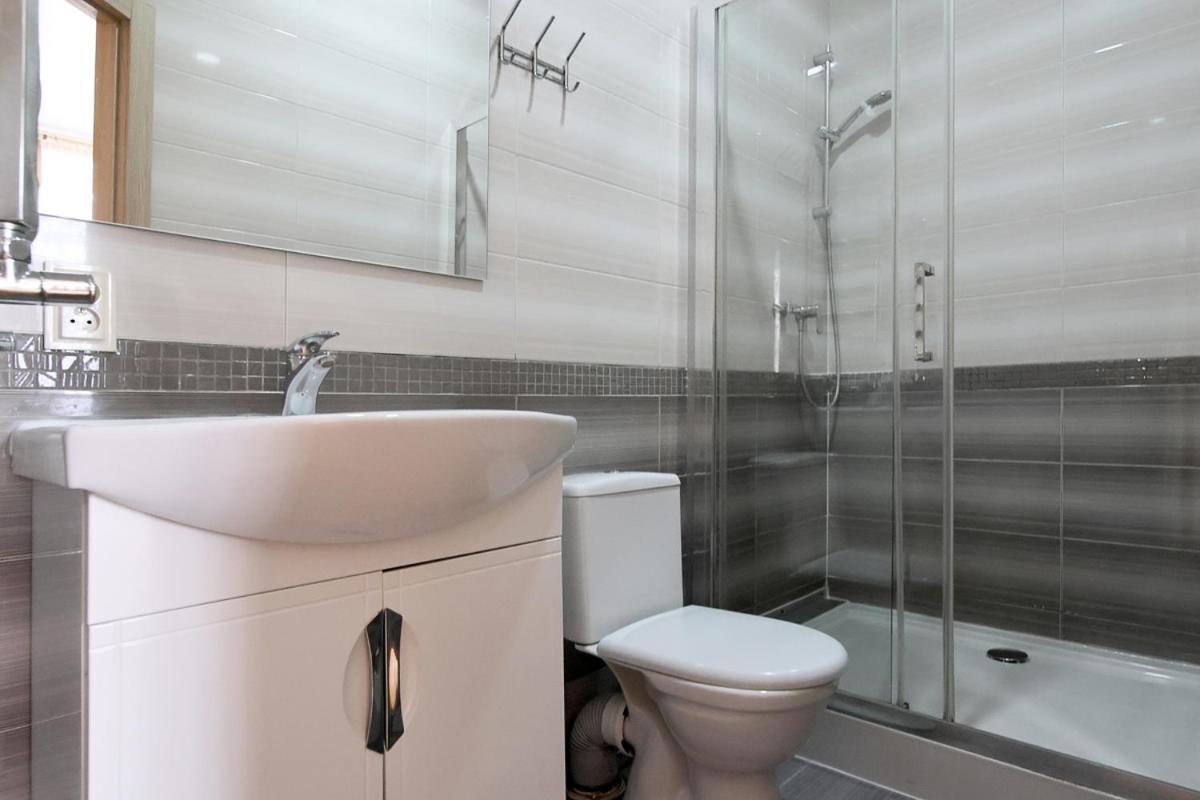 Buk Apartments On Doroshenka 25 Lviv Ngoại thất bức ảnh
