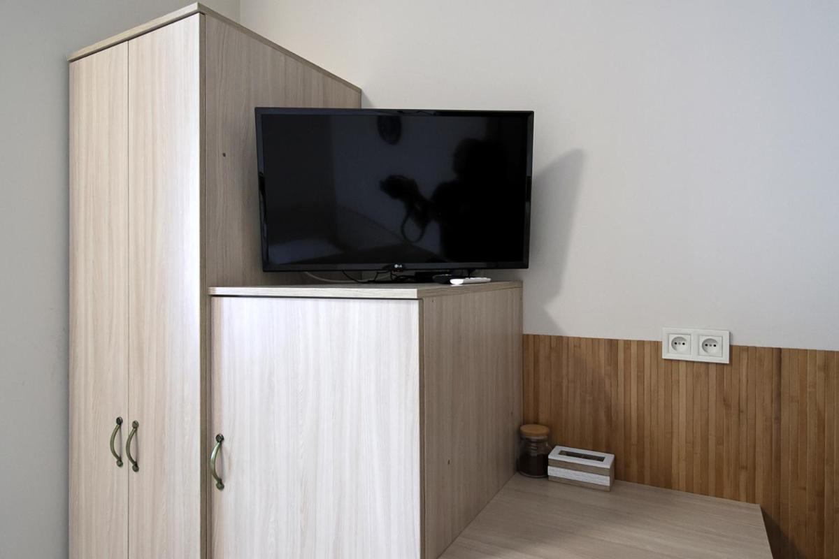 Buk Apartments On Doroshenka 25 Lviv Ngoại thất bức ảnh