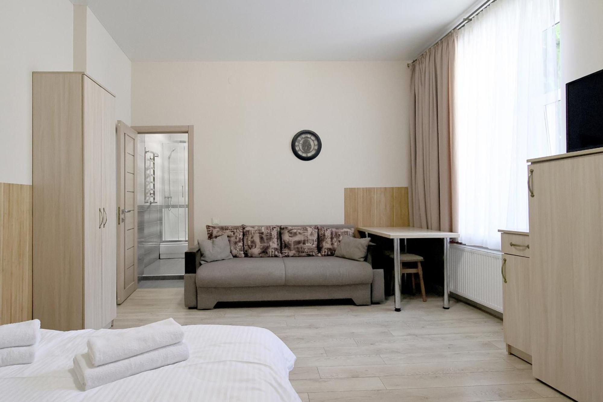 Buk Apartments On Doroshenka 25 Lviv Ngoại thất bức ảnh