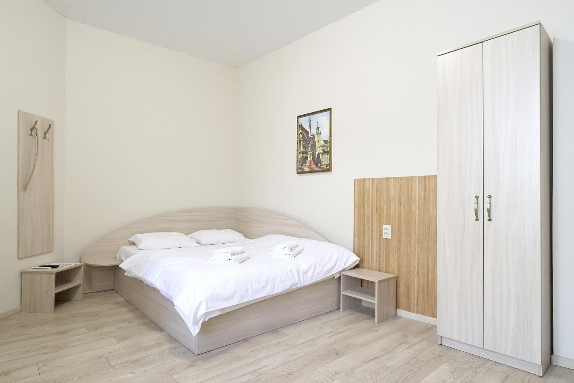 Buk Apartments On Doroshenka 25 Lviv Ngoại thất bức ảnh