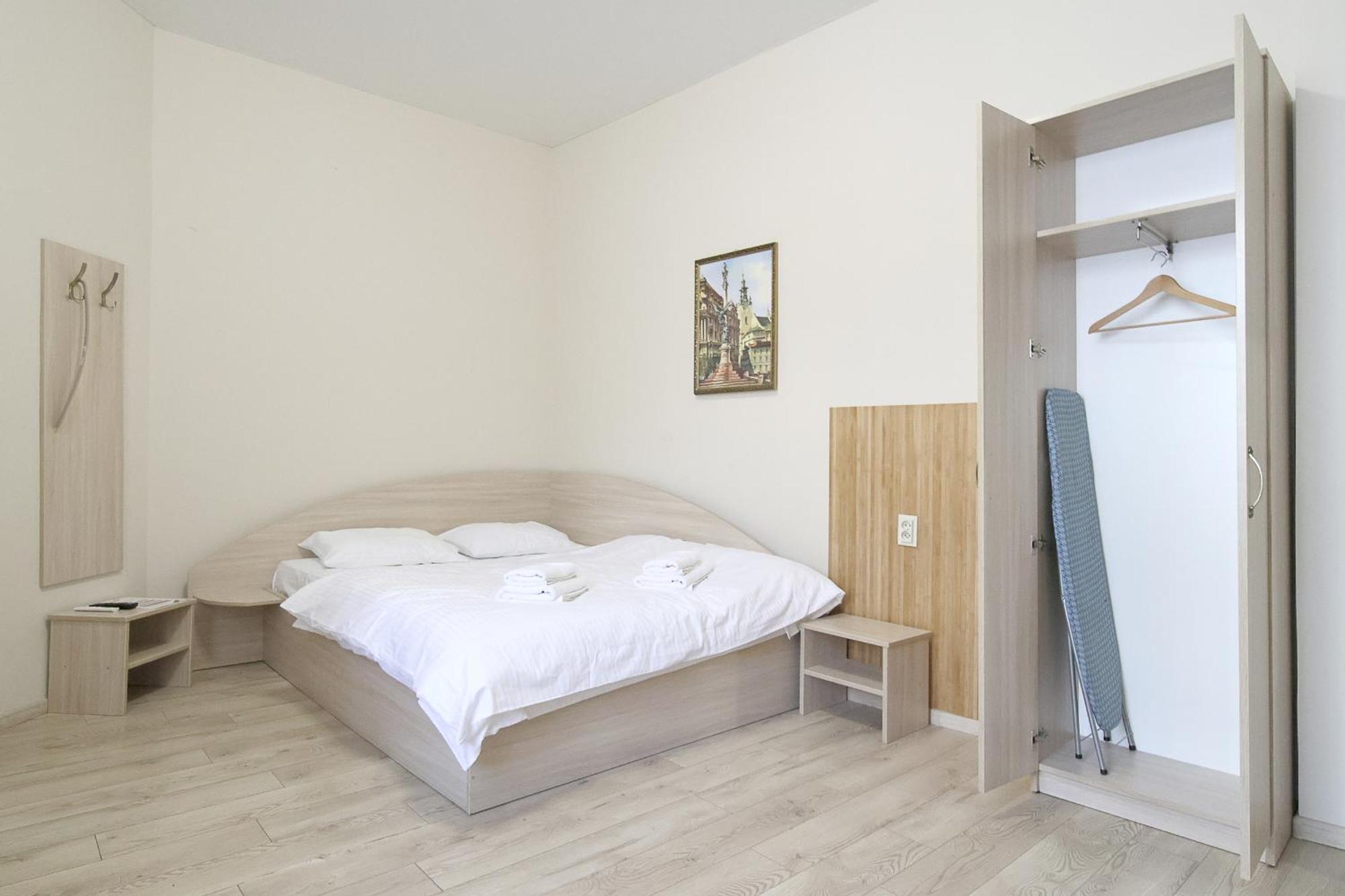 Buk Apartments On Doroshenka 25 Lviv Ngoại thất bức ảnh