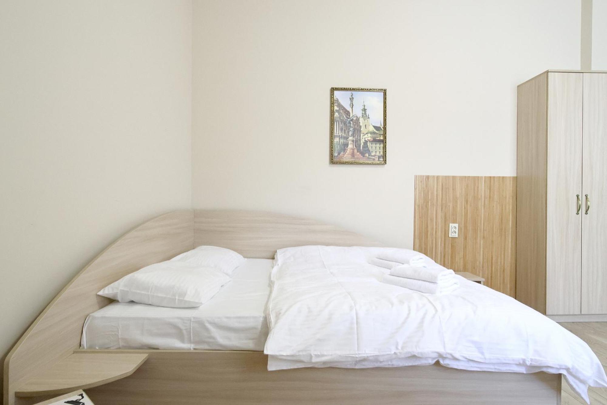 Buk Apartments On Doroshenka 25 Lviv Ngoại thất bức ảnh