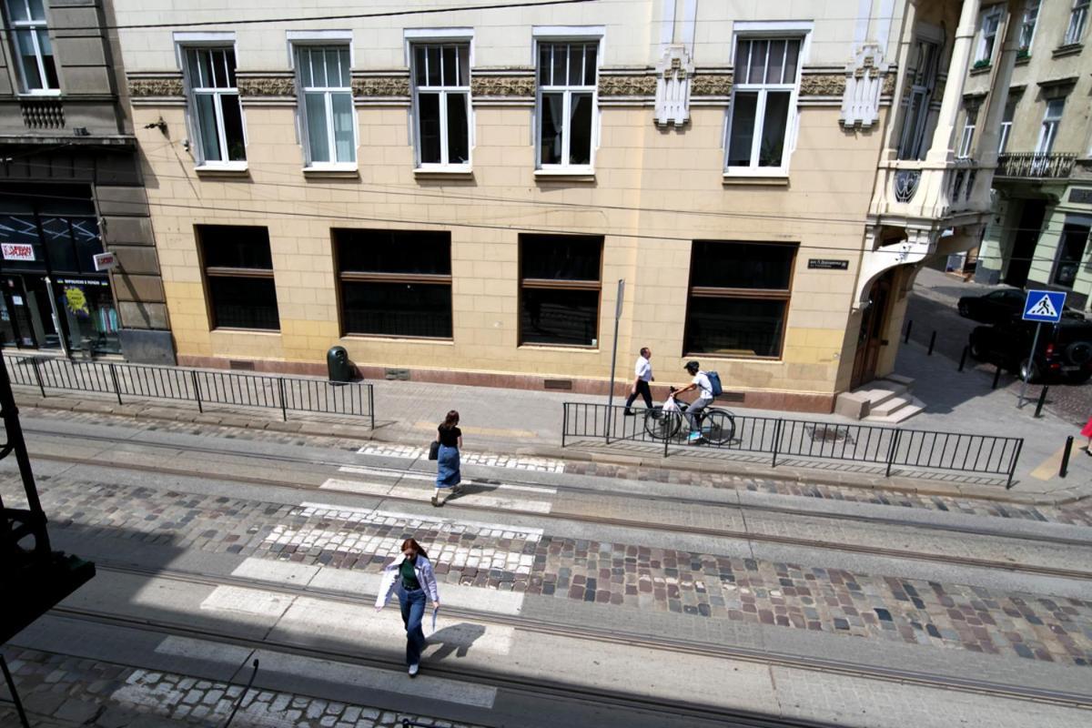 Buk Apartments On Doroshenka 25 Lviv Ngoại thất bức ảnh